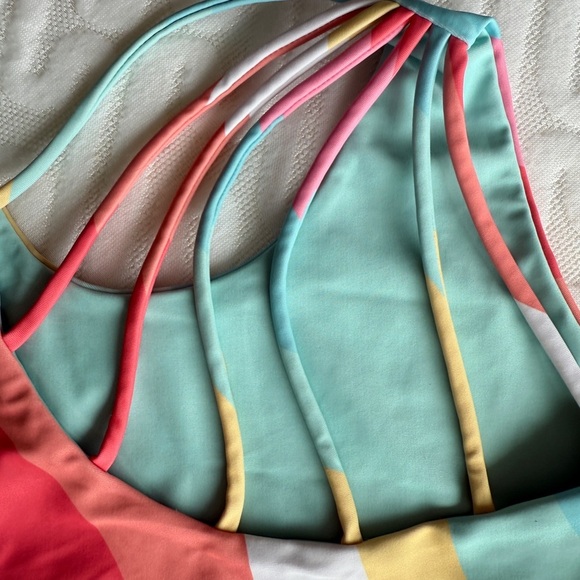 💗 GIRLS Size 10 Colorful Striped Two-Piece Bikini Set - Picture 8 of 10